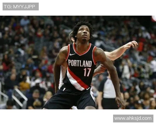 攻防兼备球员以中产合同助力76人续约，平衡薪资空间与球队化学反应